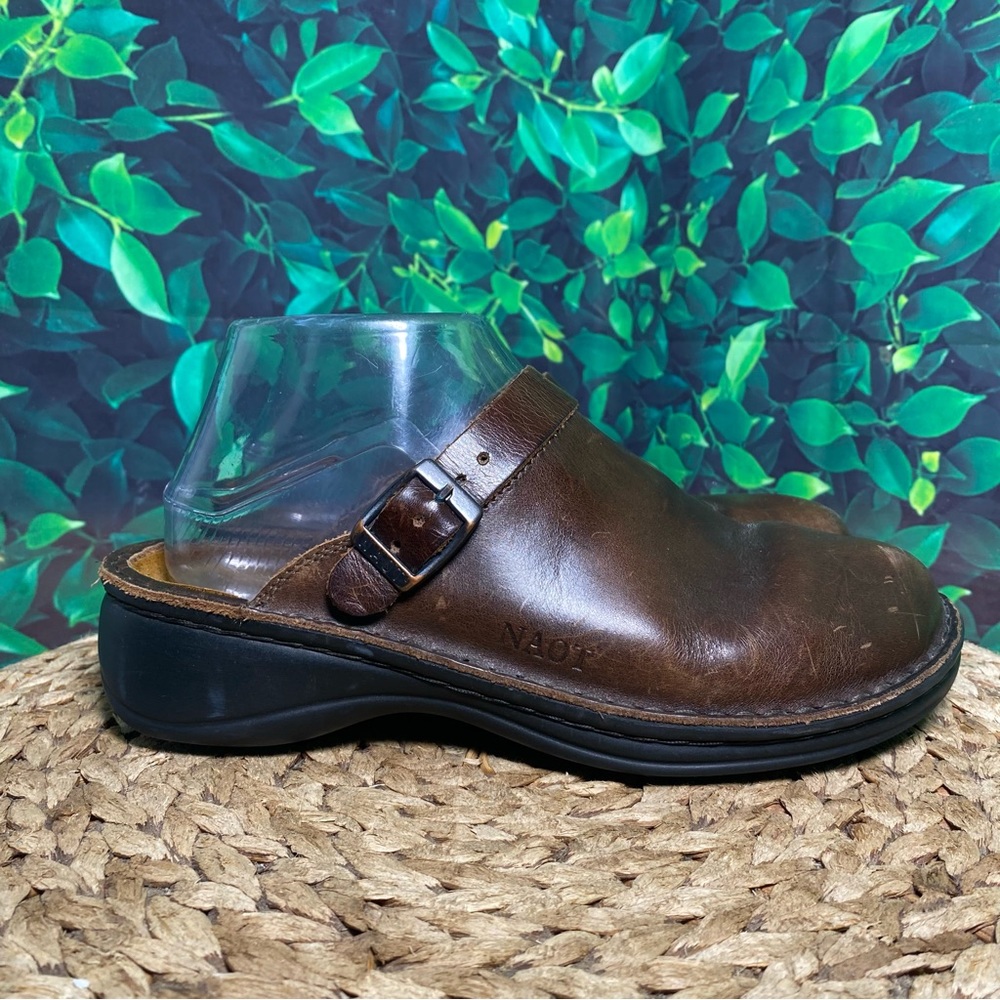 Naot brown leather mule clog sandals